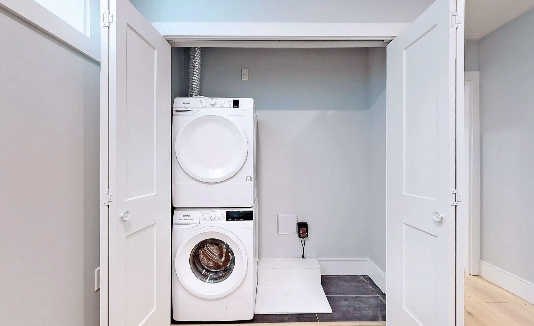 Duplex interior view Laundry